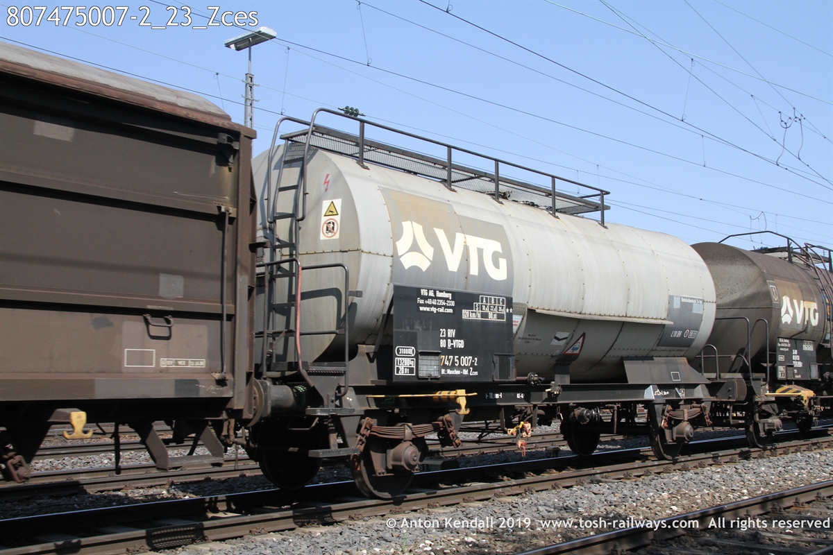 807475007-2_23_Zces.JPG
